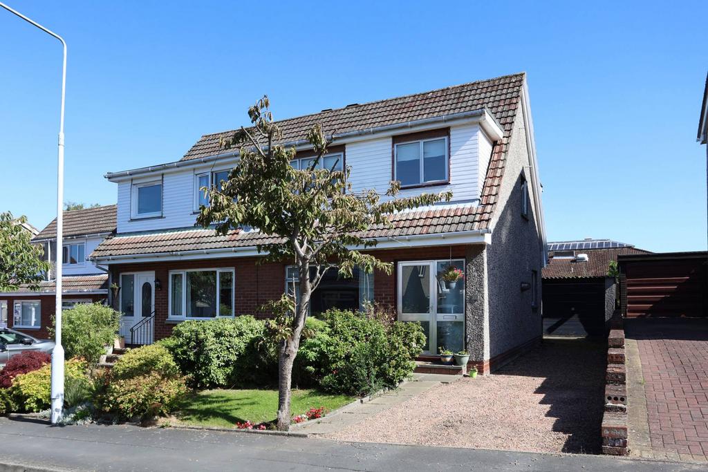 14 Cairnwell Place, Cairneyhill, Dunfermline, KY12 8XE 3 bed semi