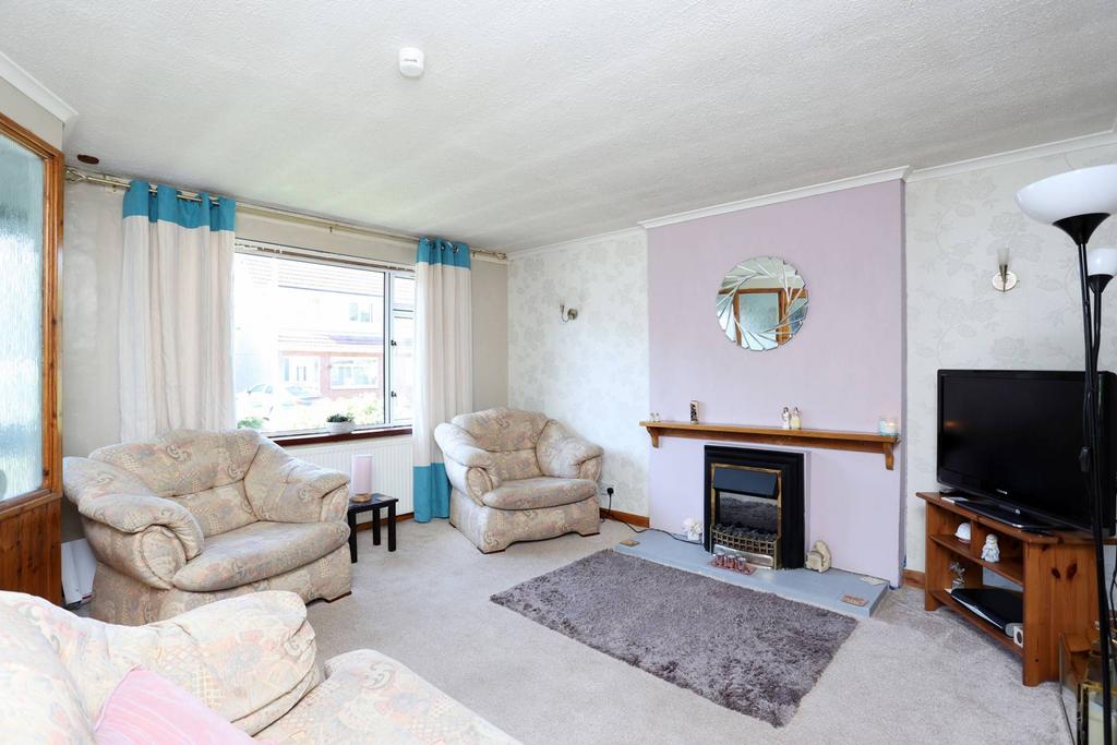 14 Cairnwell Place, Cairneyhill, Dunfermline, KY12 8XE 3 bed semi