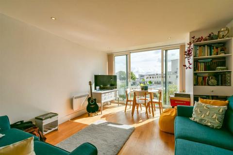 1 bedroom flat for sale, Hayes Road, Sully, Penarth, Vale of Glamorgan, CF64 5QF