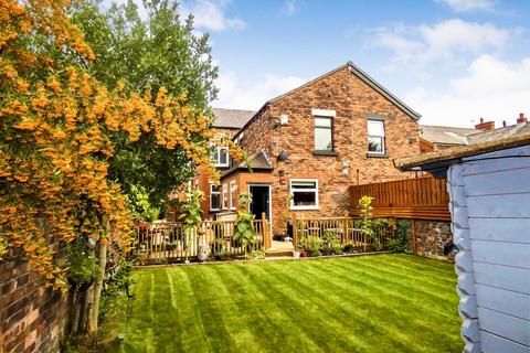 4 bedroom semi-detached house for sale, Dentons Green Lane, Dentons Green