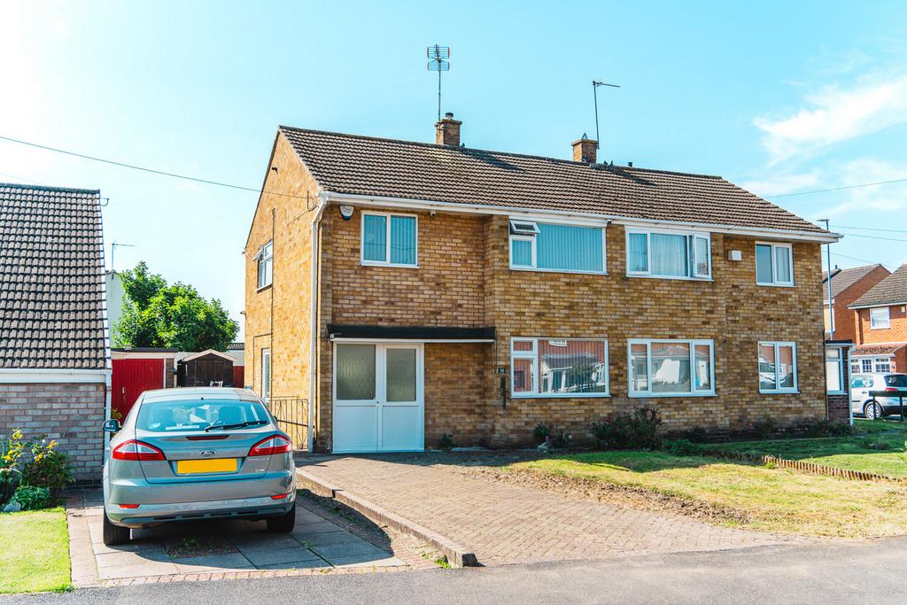 Truro Drive, Wigston, LE18 3 bed semidetached house for sale £275,000