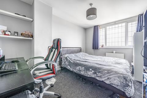 21 Wessex Drive, Erith, DA8 3AE