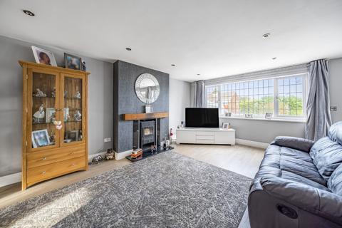 21 Wessex Drive, Erith, DA8 3AE