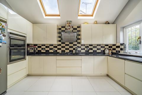21 Wessex Drive, Erith, DA8 3AE