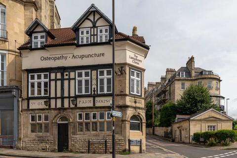 Old Farmhouse, 1 Lansdown Road