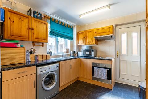 6 Lowfield Close, Halesowen, B62 0EZ