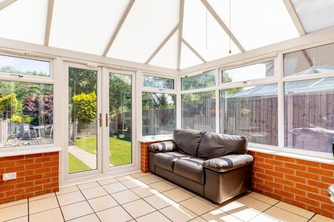 6 Lowfield Close, Halesowen, B62 0EZ