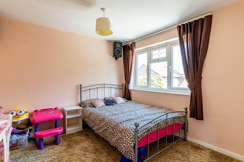 6 Lowfield Close, Halesowen, B62 0EZ
