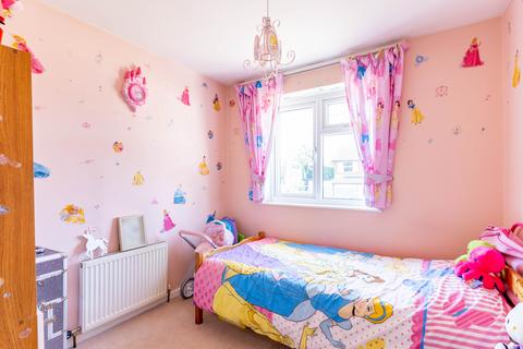 6 Lowfield Close, Halesowen, B62 0EZ