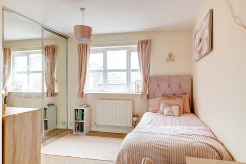 3 bedroom terraced house for sale, Hagley Road, Halesowen, West Midlands, B63