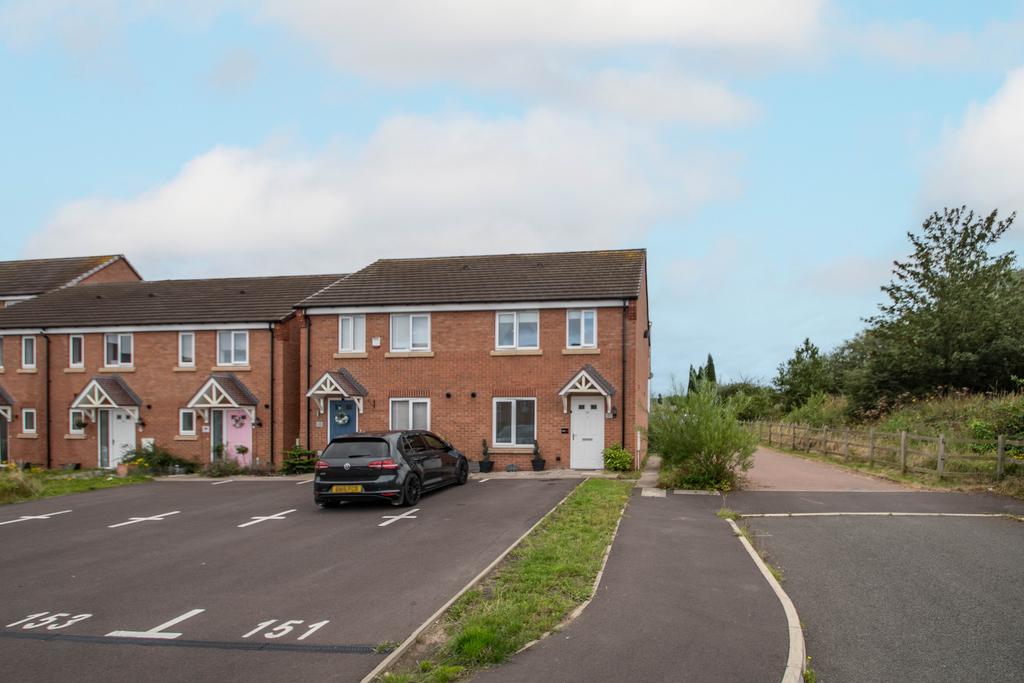 Field Sidings Way, Kingswinford, West Midlands, DY6 3 bed semidetached