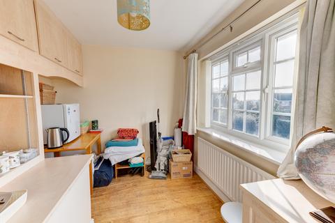 2a Green Lane, Catshill, Bromsgrove, B61 0LD