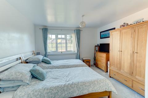 2a Green Lane, Catshill, Bromsgrove, B61 0LD