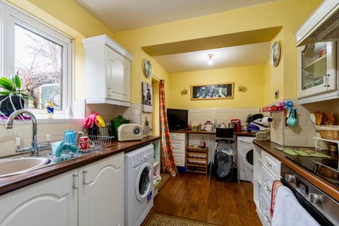 6 Caddick Crescent, West Bromwich, B71 2DH