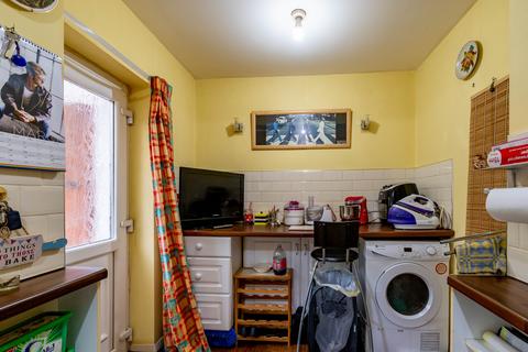 6 Caddick Crescent, West Bromwich, B71 2DH