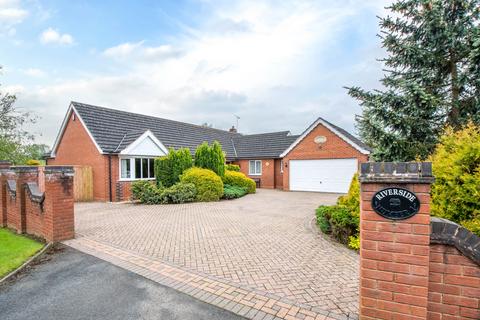 4 bedroom bungalow for sale, Crown Lane, Wychbold, Droitwich, Worcestershire, WR9
