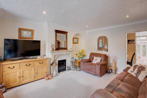 3 bedroom terraced house for sale - Woodrow Lane, Catshill, Bromsgrove, Worcestershire, B61