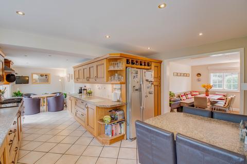 5 bedroom detached house for sale, Redditch Road, Stoke Heath, Bromsgrove, Worcestershire, B60