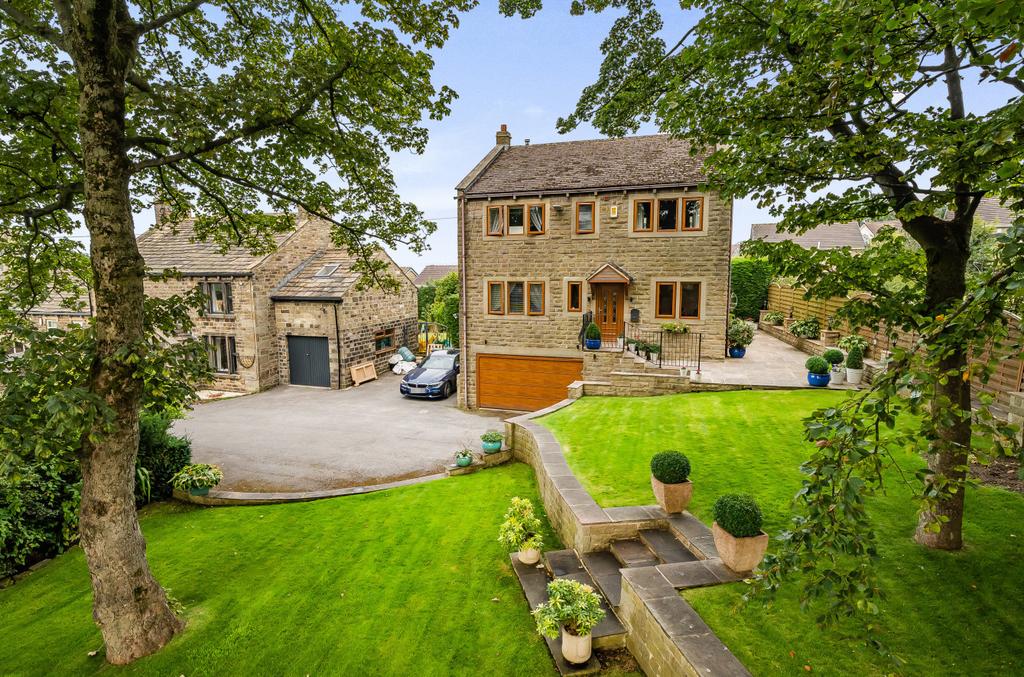 Meadow Fold, Wilsden, Bradford, West Yorkshire, BD15 4 bed detached