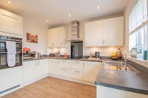 3 bedroom semi-detached house for sale, Oakengates Close, Webheath, Redditch, Worcestershire, B97