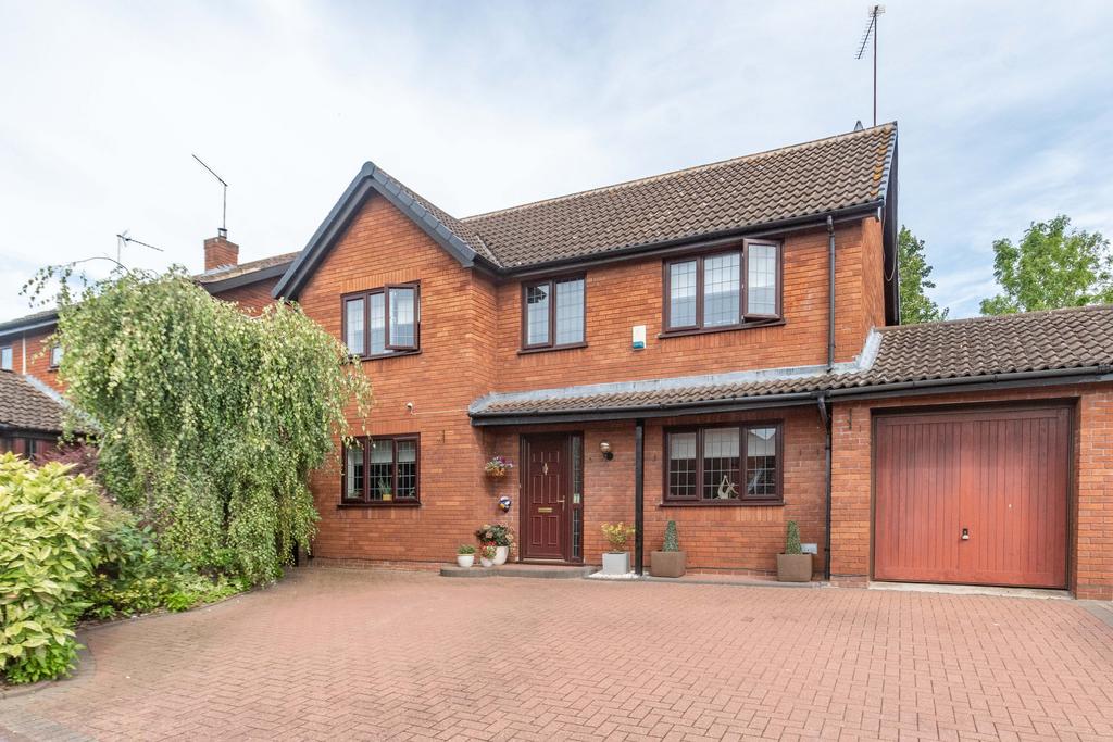 Eldersfield Close, Redditch, Worcestershire, B98 4 bed detached house for sale £425,000