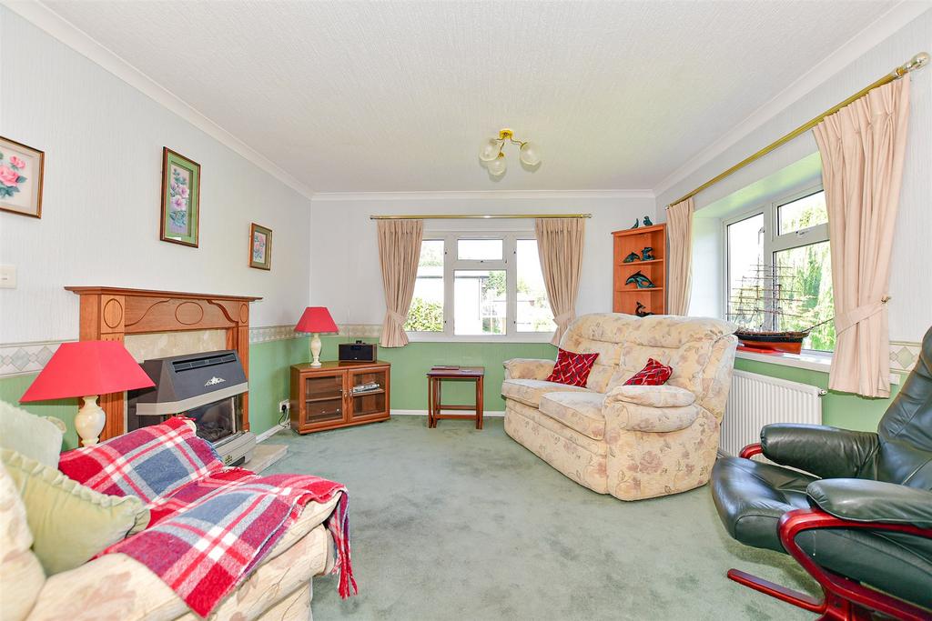 Lower Road, East Farleigh, Maidstone, Kent 2 bed park home for sale £