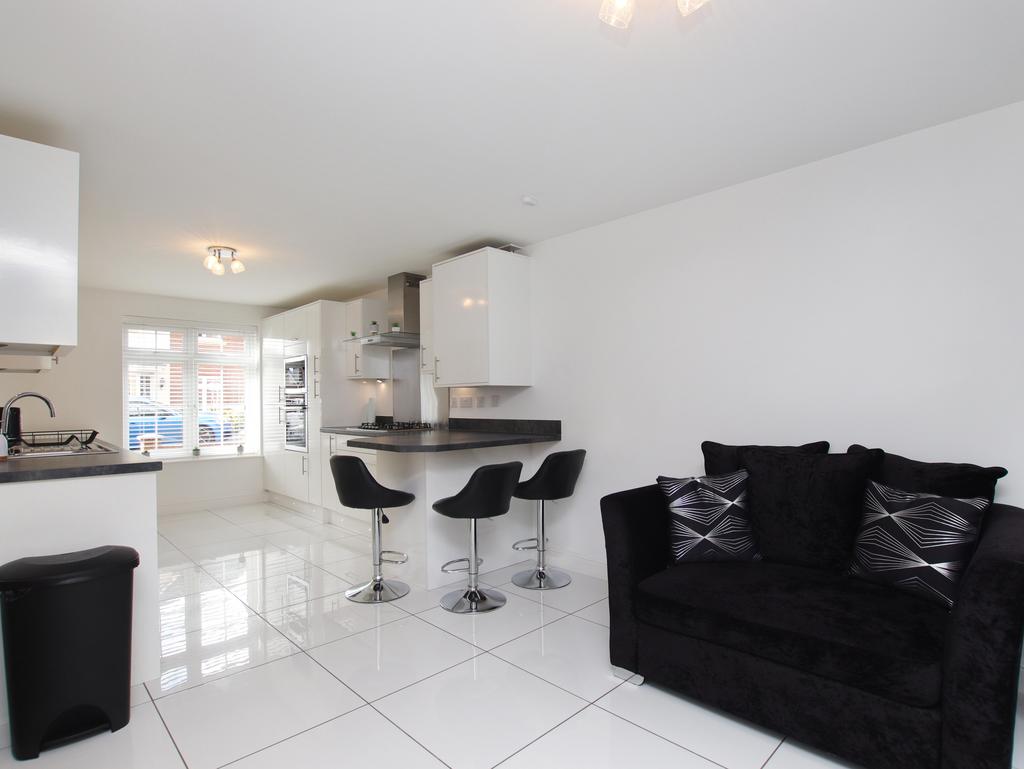 Highfields, Tonyrefail, CF39 8GA 4 bed detached house for sale £385,000