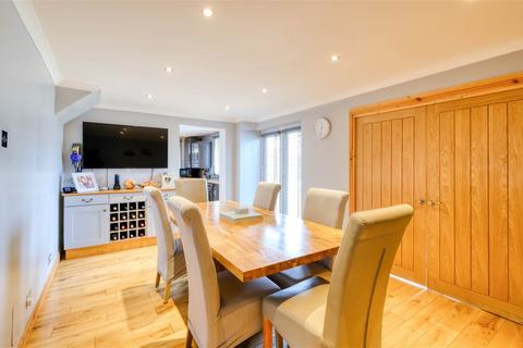 19 Cosford Close, Redditch, B98 0BH