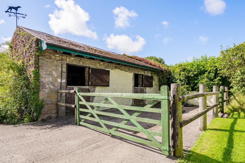 Geranium Cottage Stables - Web.jpg