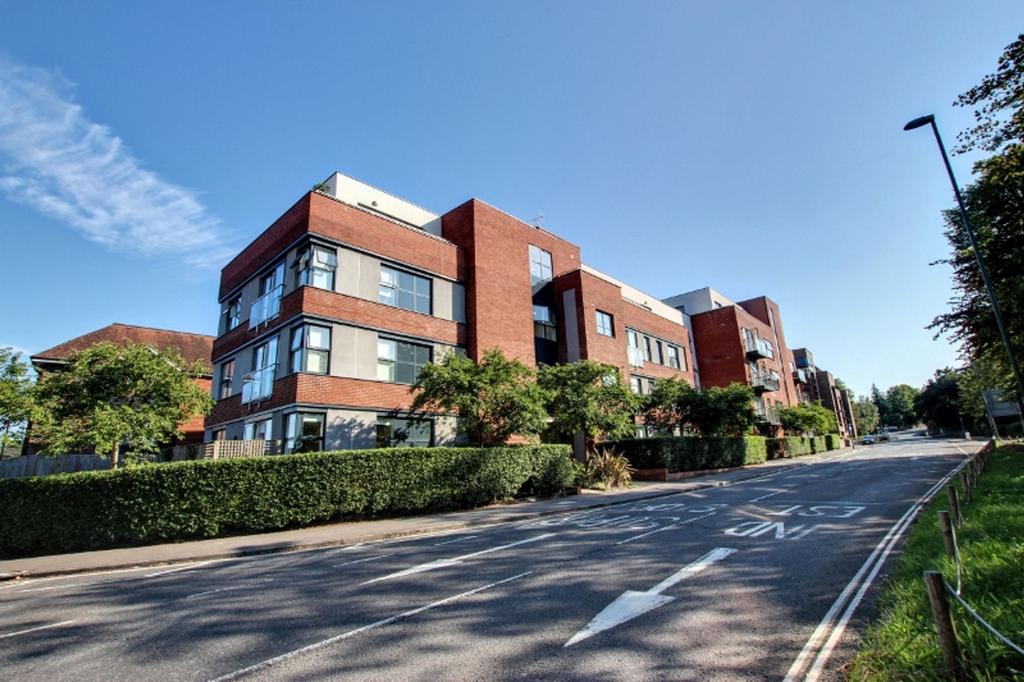 Milton Road, Milton House Milton Road, RH16 1 bed ground floor flat for