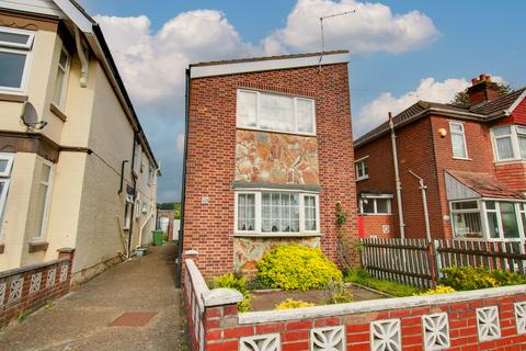 13 Chafen Road, Southampton, SO18 1BD