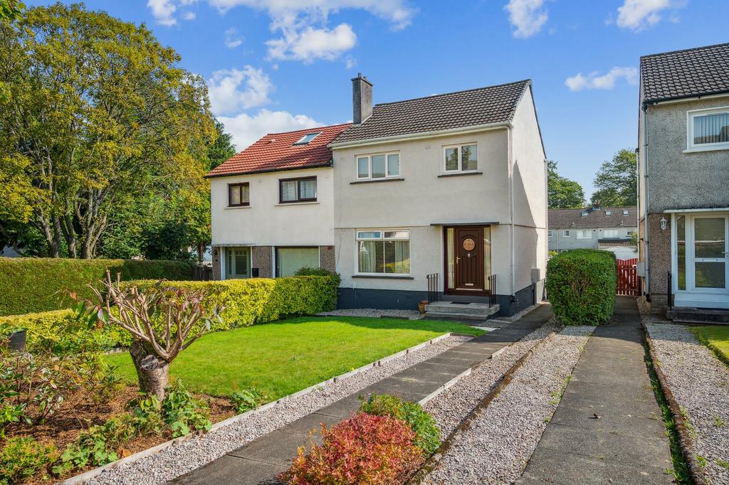 Finglen Gardens, Milngavie, East Dunbartonshire, G62 7RW 3 bed semi
