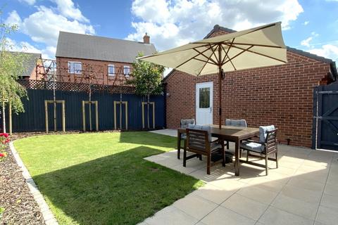 31 Hutton Road, Kineton, Warwick, CV35 0FE