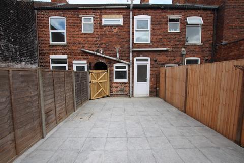 2 bedroom terraced house to rent, Grantley Street, Grantham