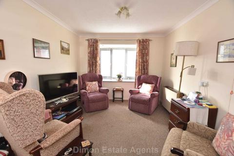 2 bedroom retirement property for sale - Pearce Court, George Street