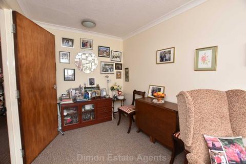 2 bedroom retirement property for sale - Pearce Court, George Street