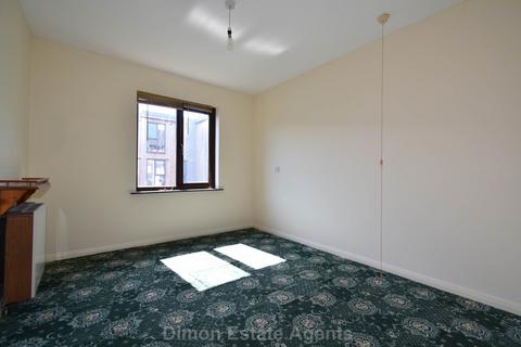 2 bedroom retirement property for sale, Pearce Court, George Street