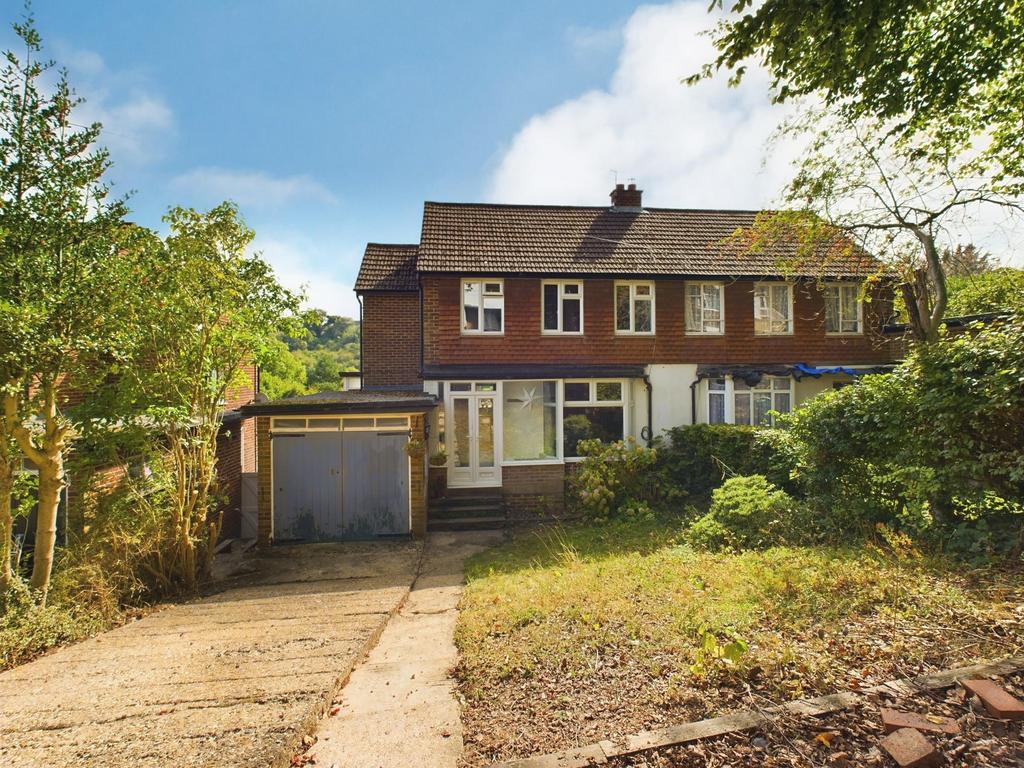 Deeds Grove, High 3 bed semidetached house for sale £425,000