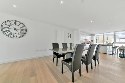 3 bedroom apartment to rent, Echo Court, Royal Wharf, London, E16