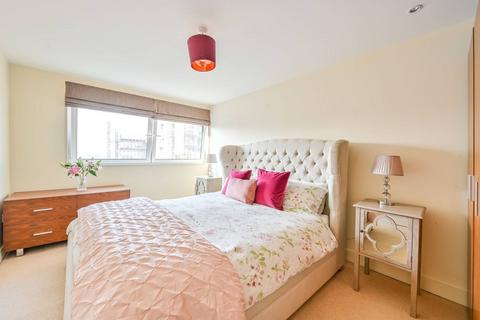 2 bedroom flat for sale, Windward Court, Gallions Reach, London, E16