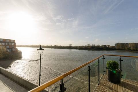 3 bedroom flat to rent, Palace Wharf, Hammersmith, London, W6