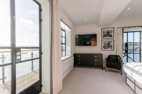 3 bedroom flat to rent, Palace Wharf, Hammersmith, London, W6