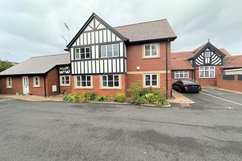 Flat 2, Grenfell Court Grenfell Park, Parkgate, Neston, CH64 6UD