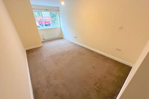 Flat 2, Grenfell Court Grenfell Park, Parkgate, Neston, CH64 6UD