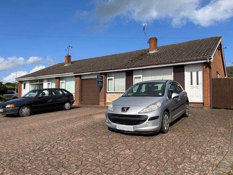 Norfolk Road, Borras, Wrexham 3 bed semidetached bungalow for sale £