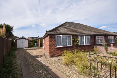 2 bedroom semi-detached bungalow for sale - Stillington Close, Sprowston, Norwich