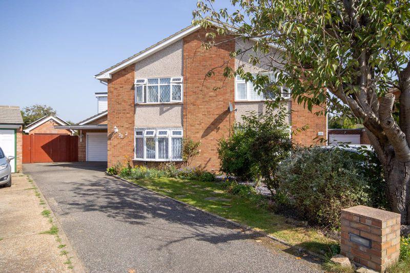 Glovers Field, Brentwood CM15 4 bed semidetached house for sale £580,000
