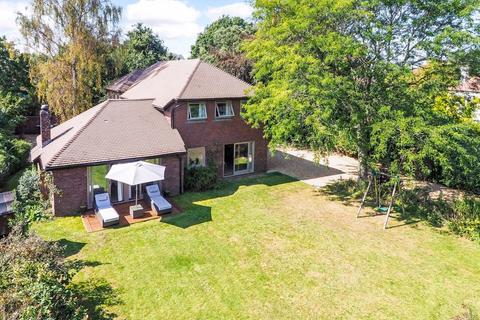 4 bedroom detached house for sale, Private lane, stunning location