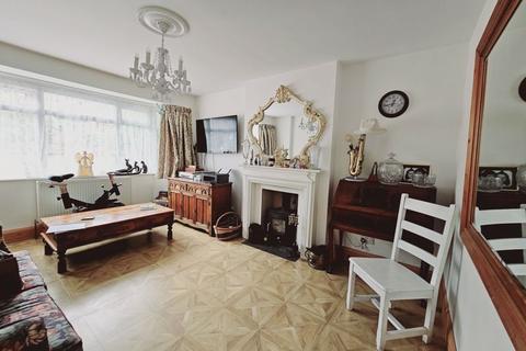 32 Aldercombe Road, Bristol, BS9 2QJ