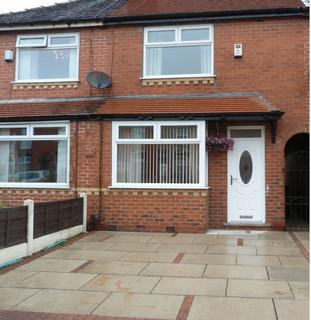 2 bedroom terraced house to rent, Oldham Road, Manchester M24